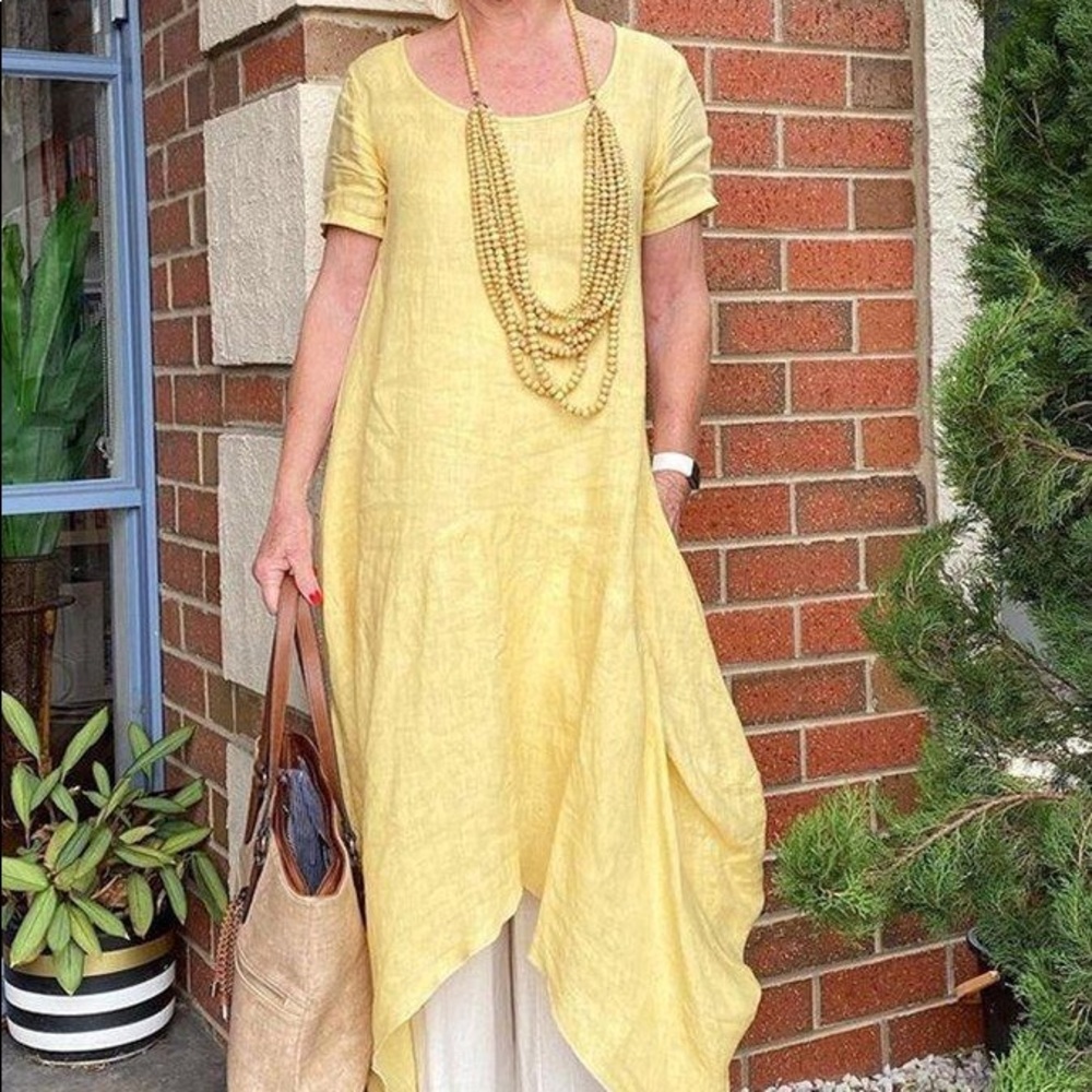 Yellow cotton- blend dress.
